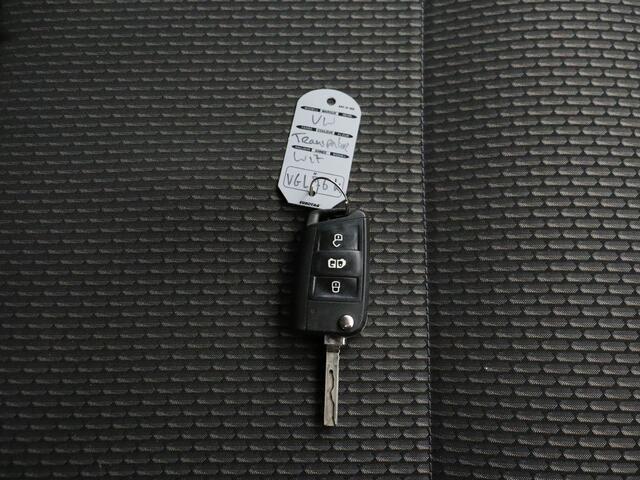 Volkswagen TRANSPORTER 2.0TDI 150PK Lang Highline | Imperiaal | Trekhaak | Navigatie | Airco | 3-Persoons