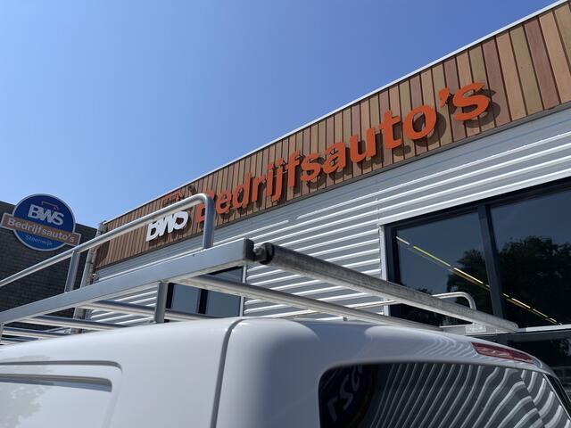 Volkswagen TRANSPORTER 2.0 TDI 102pk L2H1 Trendline / vaste prijs rijklaar ¤ 13.950 ex btw / lease vanaf ¤ 316 / euro 6 diesel / bpm vrij / airco / imperial / trekhaak 2200 kg !