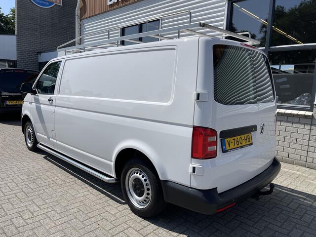 Volkswagen TRANSPORTER 2.0 TDI 102pk L2H1 Trendline / vaste prijs rijklaar ¤ 13.950 ex btw / lease vanaf ¤ 316 / euro 6 diesel / bpm vrij / airco / imperial / trekhaak 2200 kg !