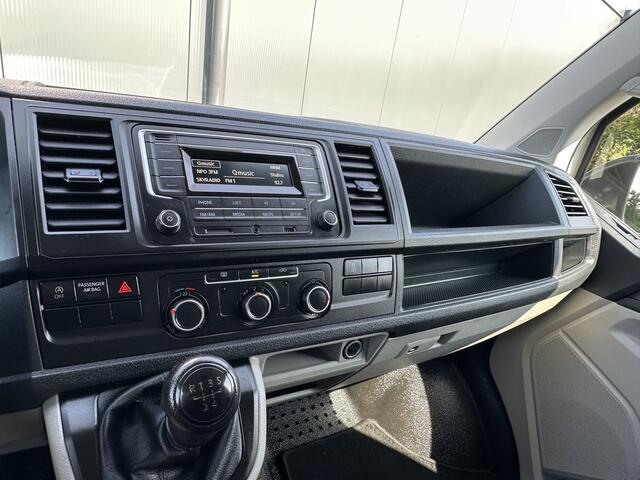 Volkswagen TRANSPORTER 2.0 TDI 102 PK / L2H1 / 1e EIG. / 58.404 KM / IMPERIAAL / TREKHAAK / AIRCO / CRUISE CONTROL