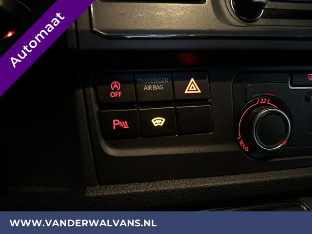 Volkswagen TRANSPORTER 2.0 TDI 150pk Automaat L2H1 Inrichting Euro6 Airco | Navigatie | LM Velgen | 2500kg Trekhaak Verwarmde voorruit, Cruisecontrol
