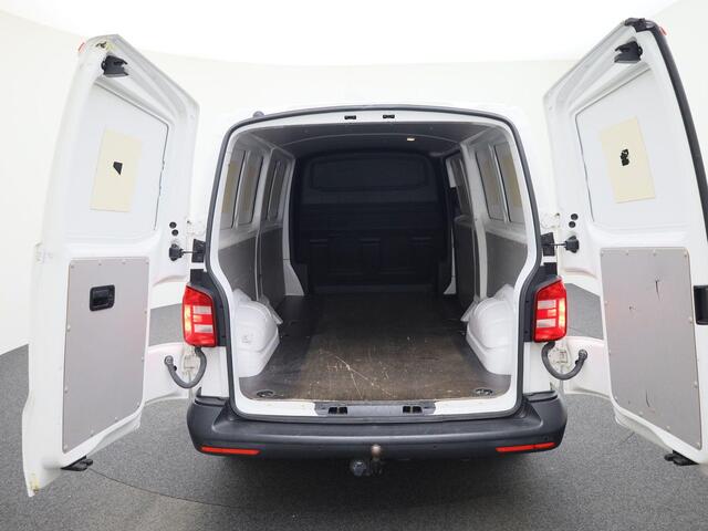 Volkswagen TRANSPORTER 2.0TDi 150pk Trendline L2 · Airco · Trekhaak · Houten vloer · Verwarmbare buitenspiegels · 3-zits ·