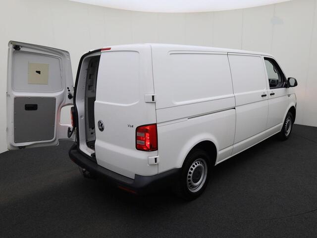 Volkswagen TRANSPORTER 2.0TDi 150pk Trendline L2 · Airco · Trekhaak · Houten vloer · Verwarmbare buitenspiegels · 3-zits ·