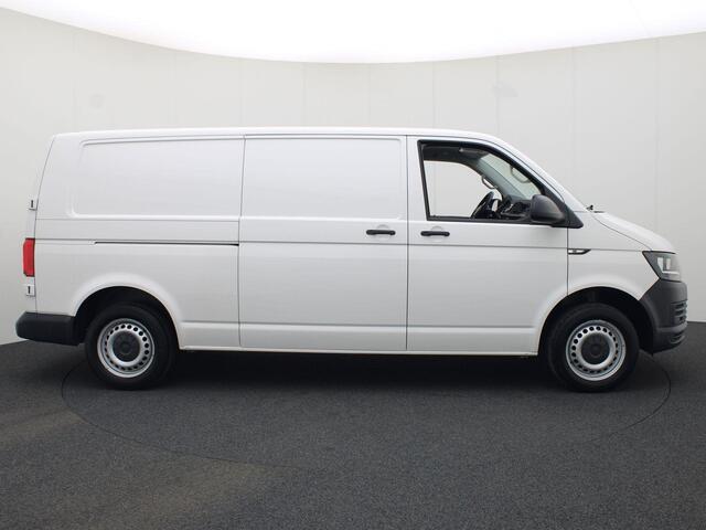 Volkswagen TRANSPORTER 2.0TDi 150pk Trendline L2 · Airco · Trekhaak · Houten vloer · Verwarmbare buitenspiegels · 3-zits ·