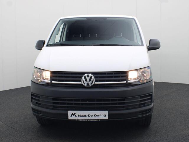 Volkswagen TRANSPORTER 2.0TDi 150pk Trendline L2 · Airco · Trekhaak · Houten vloer · Verwarmbare buitenspiegels · 3-zits ·