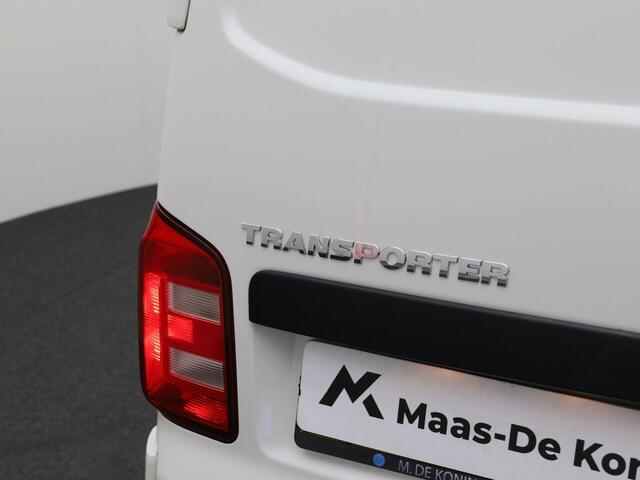 Volkswagen TRANSPORTER 2.0TDi 150pk Trendline L2 · Airco · Trekhaak · Houten vloer · Verwarmbare buitenspiegels · 3-zits ·