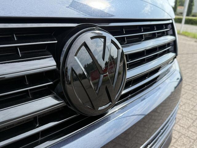 Volkswagen TRANSPORTER 2.0 TDI L2H1 Highline | AUTOMAAT | TREKHAAK | ACHTERUITRIJCAMERA |CLIMATE CONTROL | NAVIGATIE SYSTEEM |