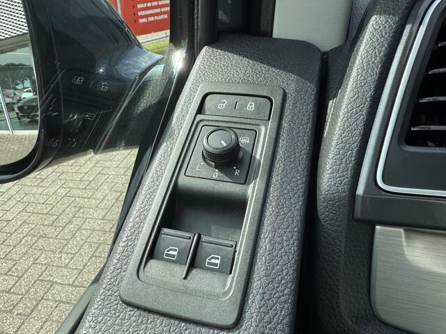 Volkswagen TRANSPORTER 2.0 TDI L2H1 Highline | AUTOMAAT | TREKHAAK | ACHTERUITRIJCAMERA |CLIMATE CONTROL | NAVIGATIE SYSTEEM |