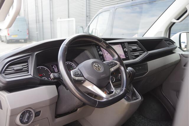 Volkswagen TRANSPORTER 2.0 TDI L2 30 DC-5P, 150PK AUT. TREKHAAK, CAMERA, NAVI, CRUISE, AIRCO, VOORRUIT VERWARMING, DUBBELE CABINE