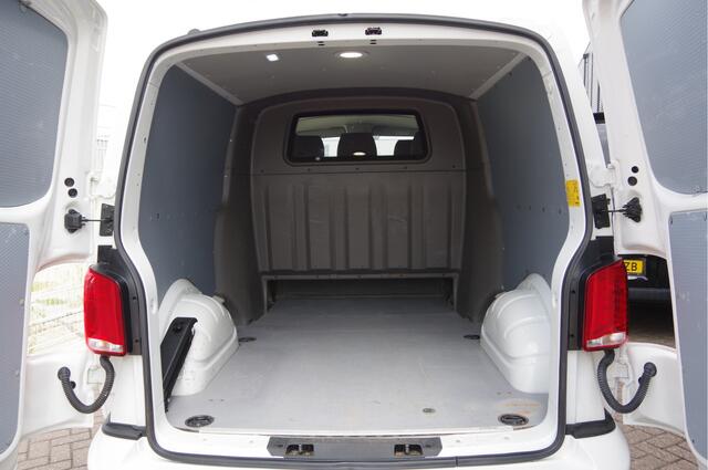 Volkswagen TRANSPORTER 2.0 TDI L2 30 DC-5P, 150PK AUT. TREKHAAK, CAMERA, NAVI, CRUISE, AIRCO, VOORRUIT VERWARMING, DUBBELE CABINE