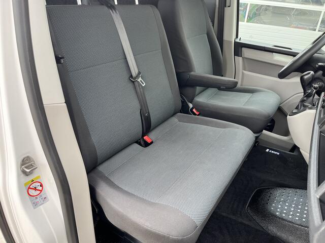 Volkswagen TRANSPORTER 2.0 TSI L1H1 Benzine Airco Cruise controle Navigatie Apple carplay Parkeerhulp achter 3-Persoons Bpm vrij voor particulier gebruik!!