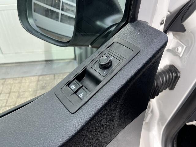 Volkswagen TRANSPORTER 2.0 TSI L1H1 Benzine Airco Cruise controle Navigatie Apple carplay Parkeerhulp achter 3-Persoons Bpm vrij voor particulier gebruik!!