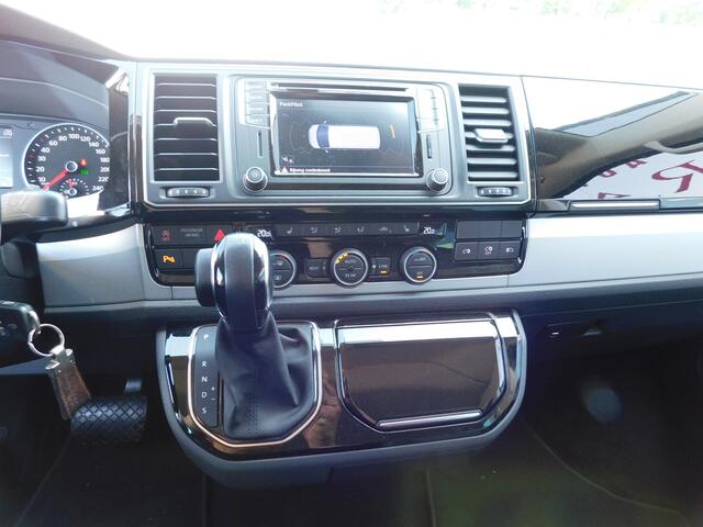 Volkswagen TRANSPORTER Caravelle 2.0 TDI L2H1 DC Highline E. Schuifdeuren, Acc, Camera Volopties 1e eigenaar
