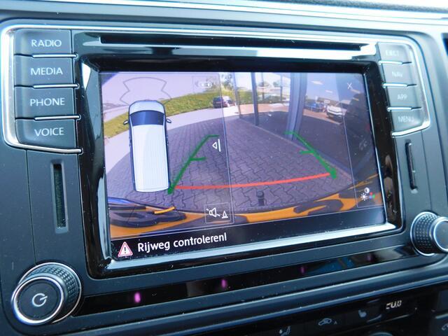 Volkswagen TRANSPORTER Caravelle 2.0 TDI L2H1 DC Highline E. Schuifdeuren, Acc, Camera Volopties 1e eigenaar