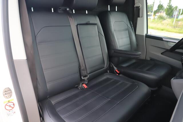 Volkswagen TRANSPORTER 2.0 TDI L2H3 30 Bulli 204PK DSG Automaat Trekhaak Virtual Cockpit 20 inch Adaptive Cruise Navigatie Carplay Achteruitrijcamera