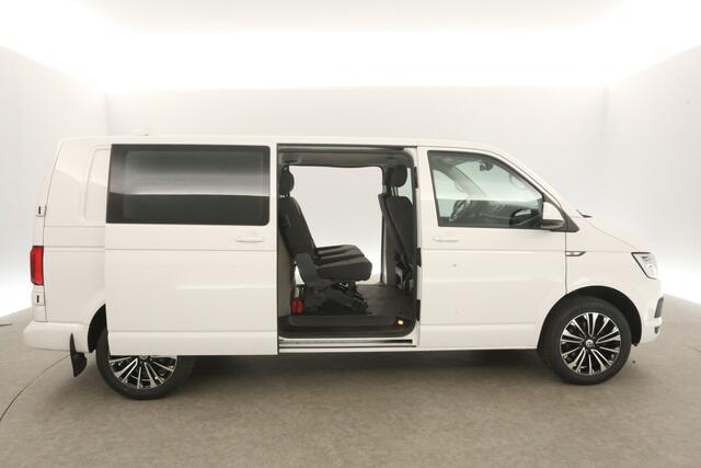 Volkswagen TRANSPORTER 2.0 TDI 150PK L2H1 | Dubbele Cabine | 5 Persoons | DSG Automaat | 2xSchuifdeur Airco Cruise Carplay Trekhaak Navi PDC 18''LMV