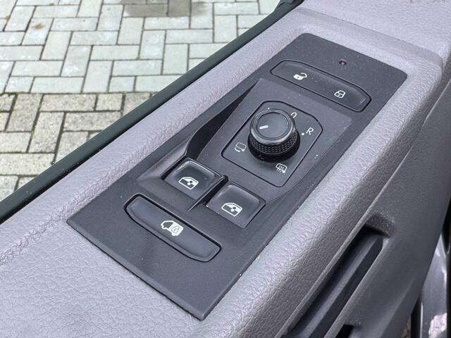 Volkswagen TRANSPORTER 2.0 TDI 150PK Automaat L1H1 T6.1 GB / Dealeronderhouden / Navi / Trekhaak / Airco