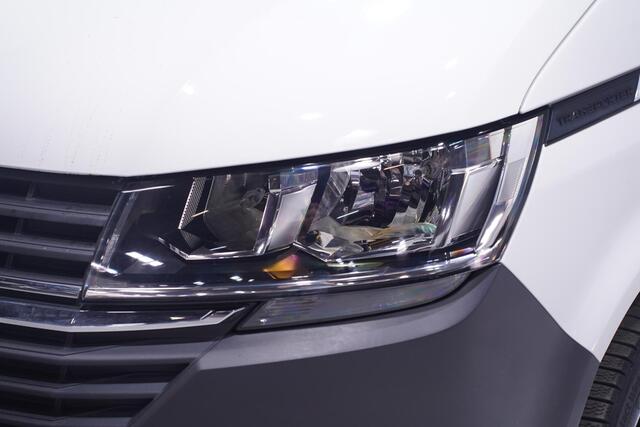 Volkswagen TRANSPORTER 2.0 TDI 110 pk L2H1 Airco, 2x Schuifdeur NAP, Trekhaak, Cruise Control, 2-Zits, 1e Eigenaar