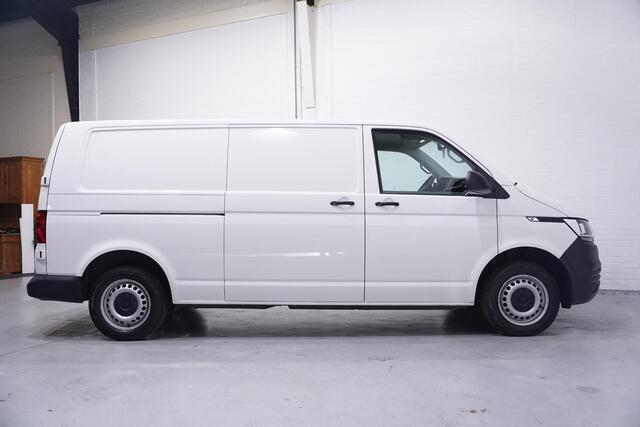 Volkswagen TRANSPORTER 2.0 TDI 110 pk L2H1 Airco, 2x Schuifdeur NAP, Trekhaak, Cruise Control, 2-Zits, 1e Eigenaar