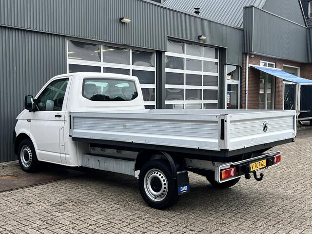 Volkswagen TRANSPORTER 2.0 TDI L2H1 150pk Pick up open laadbak Airco Cruise control Bluetooth trekhaak 2500 kg 1e eigenaar Dealer onderhouden P-up Bakwagen Doka Pritsche Ahk 2500kg