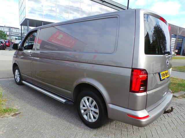 Volkswagen TRANSPORTER 2.0 TDI 150pk L2 Aut. Bulli Gr-Navi,Camera,El Klep,Dodehoek Airco,Cruise,Pdc,Trekhaak