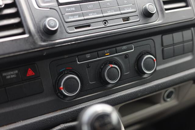 Volkswagen TRANSPORTER 2.0 TDI L1H1 AIRCO | EL PAKKKET | TREKHAAK