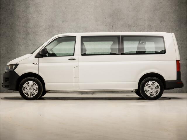 Volkswagen TRANSPORTER Kombi 2.0 TDI L2H1 8 Persoons (APPLE CARPLAY, NAVIGATIE, BLUETOOTH, AIRCO, ELEK PAKKET, ARMSTEUN, SPORTSTOELEN, NIEUWE APK, NIEUWSTAAT)