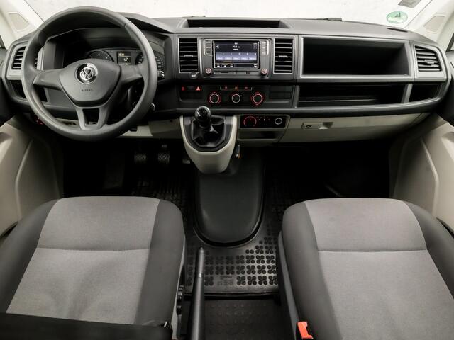 Volkswagen TRANSPORTER Kombi 2.0 TDI L2H1 8 Persoons (APPLE CARPLAY, NAVIGATIE, BLUETOOTH, AIRCO, ELEK PAKKET, ARMSTEUN, SPORTSTOELEN, NIEUWE APK, NIEUWSTAAT)