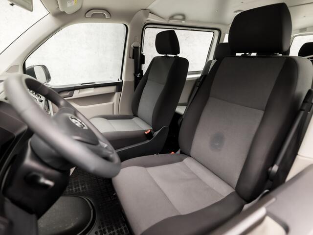 Volkswagen TRANSPORTER Kombi 2.0 TDI L2H1 8 Persoons (APPLE CARPLAY, NAVIGATIE, BLUETOOTH, AIRCO, ELEK PAKKET, ARMSTEUN, SPORTSTOELEN, NIEUWE APK, NIEUWSTAAT)