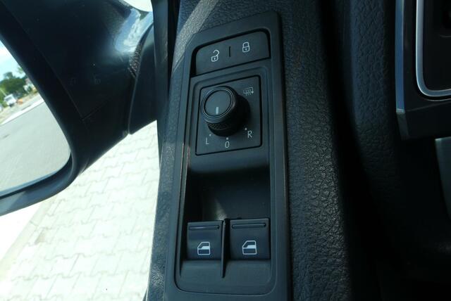 Volkswagen TRANSPORTER 2.0 TDI L2H1 DC Highline SCHUIF/KANTELDAK, ADAPTIEVE CRUISE, DAB, APPLE CARPLAY, CLIMA, NAVI, 177.016KM