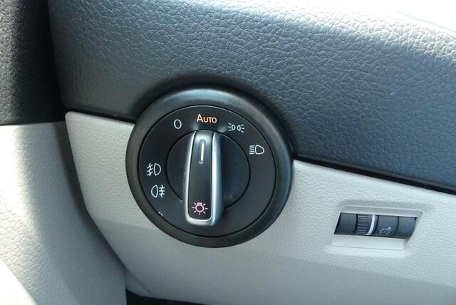 Volkswagen TRANSPORTER 2.0 TDI L2H1 DC Highline SCHUIF/KANTELDAK, ADAPTIEVE CRUISE, DAB, APPLE CARPLAY, CLIMA, NAVI, 177.016KM