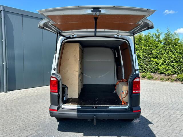 Volkswagen TRANSPORTER 2.0 TDI 150 PK DSG AUTOM HIGHLINE / L2H1 / 1e EIG. / ACHTERKLEP / AIRCO / CRUISE / NAVI / PDC