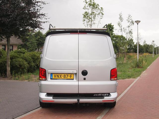 Volkswagen TRANSPORTER 2.0 TDI L2H1 32 | 150PK | Koppejan Edition | Camera | Trekhaak | Cruise Control | Apple Carplay | Imperiaal | Automaat |