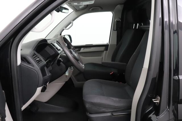 Volkswagen TRANSPORTER 2.0 TDI Aut L2H1 Comfortline Trekhaak Betimmerd Camera