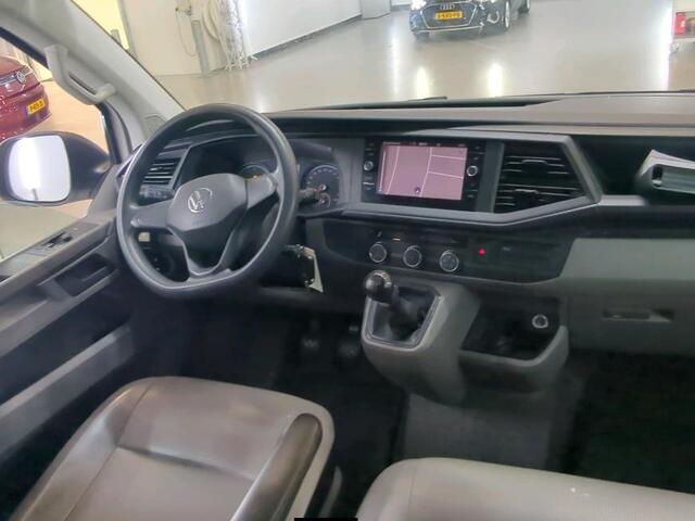 Volkswagen TRANSPORTER L2H1 Dubbele cabine 6-Zits Executive Plus Trekhaak Apple carplay Navigatie Cruise control parkeersensoren Sidebars Euro6
