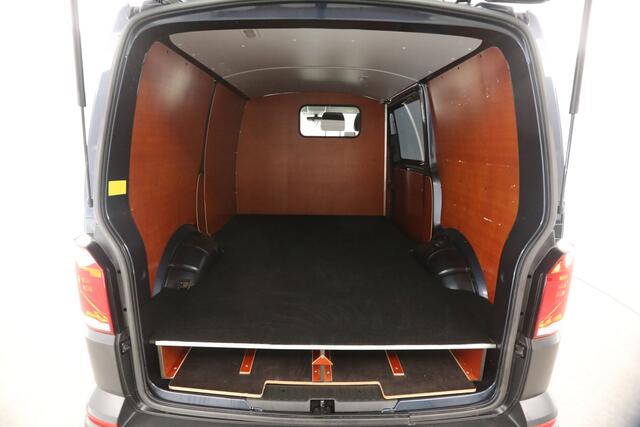 Volkswagen TRANSPORTER 2.0 TDI L1H1 150PK Automaat Airco Cruise Carplay PDC 3 Persoons LED