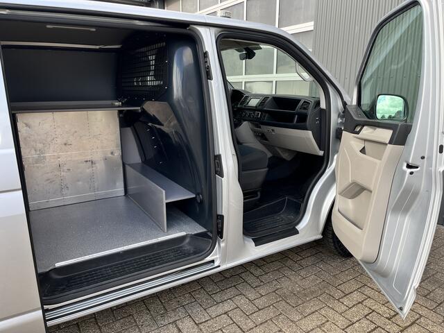 Volkswagen TRANSPORTER 2.0 TSI L2H1 Dubbele Schuifdeur Airco Cruise controle Bpm vrij Trekhaak Klep achter Omvormer Kastinrichting Standkachel Euro 6 Benzine Ideaal voor ombouw naar Camper !!