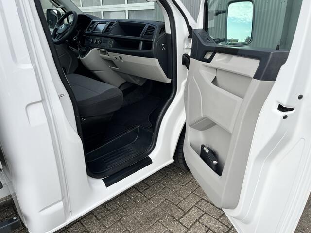 Volkswagen TRANSPORTER 2.0 TDI L2H1 Pick up open laadbak met Airco Telefoonverbinding Navigatiesysteem 3-Persoons Gereedschapskist 1e eigenaar Dealer onderhouden P-up Bakwagen Doka Pritsche Euro 6
