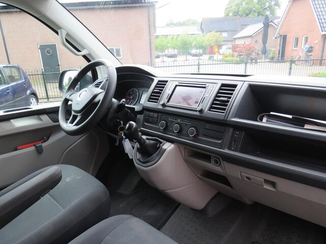 Volkswagen TRANSPORTER 2.0 TDI 102Pk L2H1 Comfortline GB * Rijklaarprijs incl. garantie * Navi * Parkeersensoren * Trekhaak * Lichtmetalen velgen