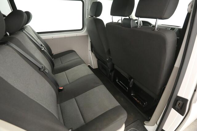 Volkswagen TRANSPORTER 2.0 TDI L2H1 | Dubbele Cabine | 6 Persoons | Airco Cruise Carplay Navigatie Elektrpakket