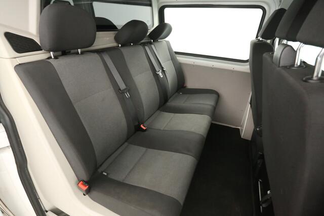 Volkswagen TRANSPORTER 2.0 TDI L2H1 | Dubbele Cabine | 6 Persoons | Airco Cruise Carplay Navigatie Elektrpakket