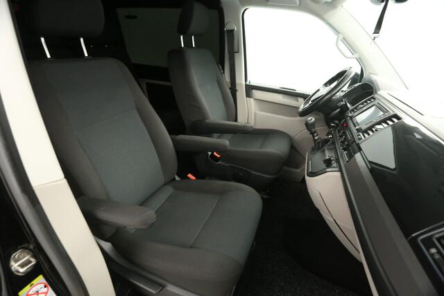 Volkswagen TRANSPORTER 2.0 TDI L2H1 | Dubbele Cabine | 5 Persoons | 140PK Airco ACC Camera Carplay PDC 17''LMV Trekhaak|