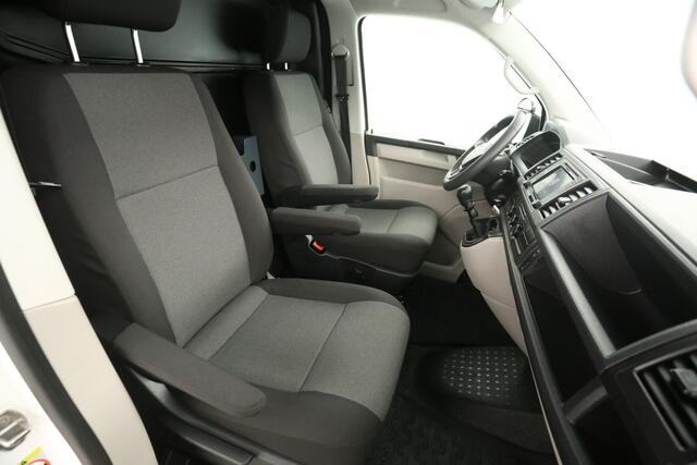 Volkswagen TRANSPORTER 2.0 TDI L2H1 Airco Camera Cruise Trekhaak Imperiaal PDC Elektrpakket