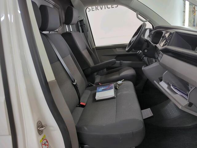 Volkswagen TRANSPORTER 6.1 - 2.0 TDI L1H1 Imperiaal / Trekhaak / Navigatie