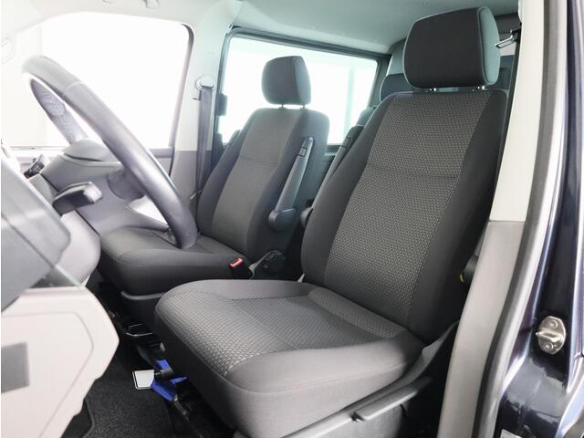 Volkswagen TRANSPORTER 2.0 TDI L2H1 30 DC Bulli 150 PK AUTOMAAT NAVI | TREKHAAK | SIDEBARS | DUBBEL CABINE