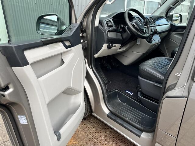 Volkswagen TRANSPORTER 2.0 TDI L2H1 DC Airco Cruise controle Apple carplay Trekhaak 2500kg trekgewicht Parkeerhulp voor en achter 5-Persoons Euro 6 Telefoonverbinding Bpm vrij voor particulier gebruik!!