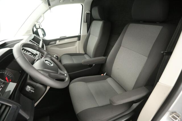 Volkswagen TRANSPORTER 2.0 TDI L2H1 Airco Cruise Carplay Navi Imperiaal PDC Elektrpakket
