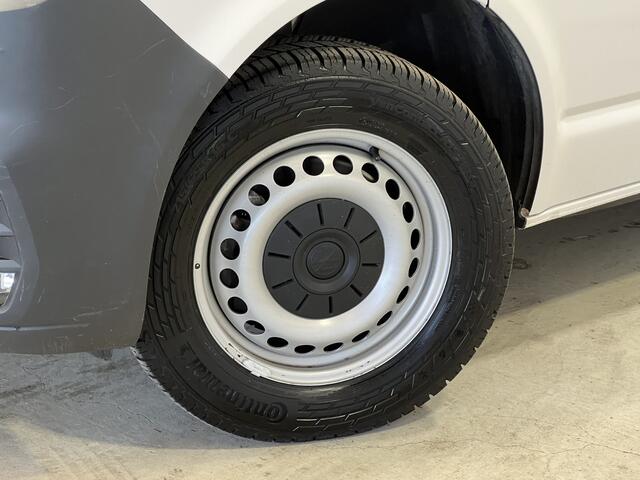Volkswagen TRANSPORTER 2.0 TDI L1H1 26 Highline | Navigatie/Android/Apple Carplay | Laadruimte Inrichting | Cruise Control | PDC Voor en Achter + Camera Achter | Voorstoelen + Voorruit Verwarmd |