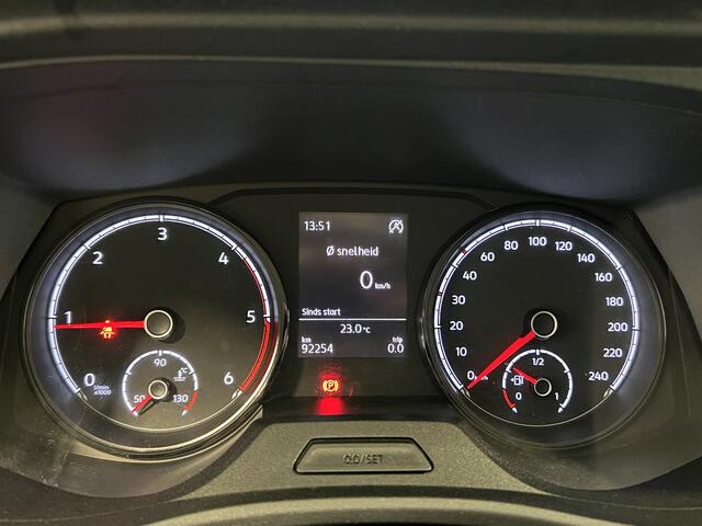 Volkswagen TRANSPORTER 2.0 TDI L1H1 26 Highline | Navigatie/Android/Apple Carplay | Laadruimte Inrichting | Cruise Control | PDC Voor en Achter + Camera Achter | Voorstoelen + Voorruit Verwarmd |