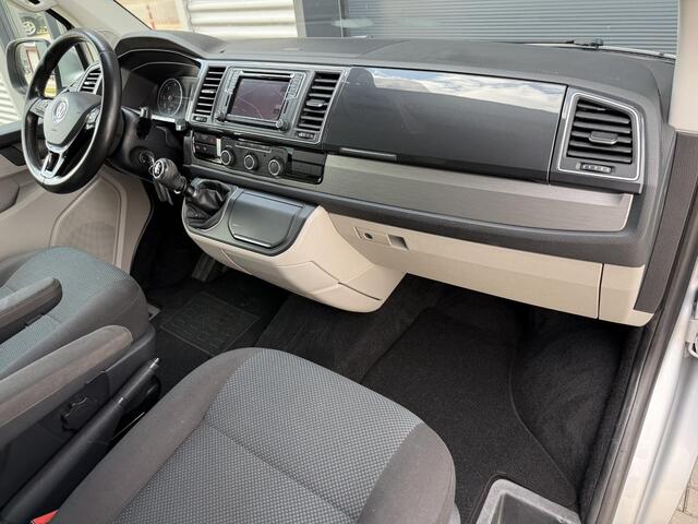 Volkswagen TRANSPORTER 2.0 TDI L2H1 DC Highline 150PK ?Euro 6 ?5-Persoons ?Full LED ?Navigatie ?Apple Carplay & Android Auto ?Parkeersensoren ?Trekhaak ?Lichtmetaal